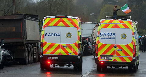 10c cut to petrol and diesel, delay to carbon tax increase in €505m fuel measures