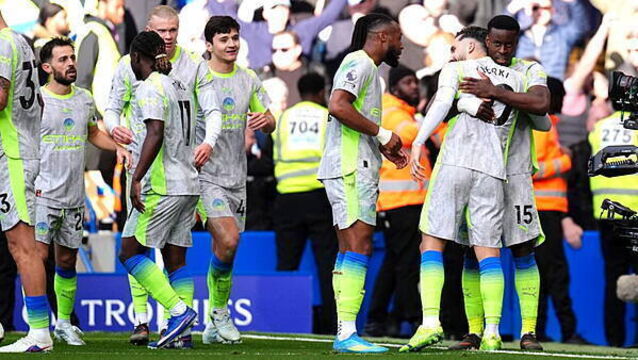 Man City close gap on leaders Arsenal after easing to victory at Chelsea