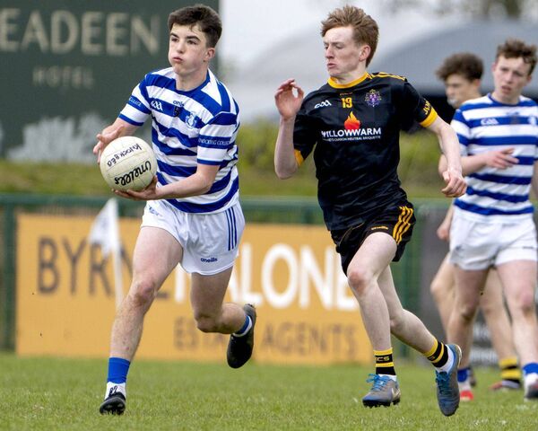 Knockbeg's Eoghan Harris gets away from his marker Knockbeg's Eoghan Harris gets away from his marker
