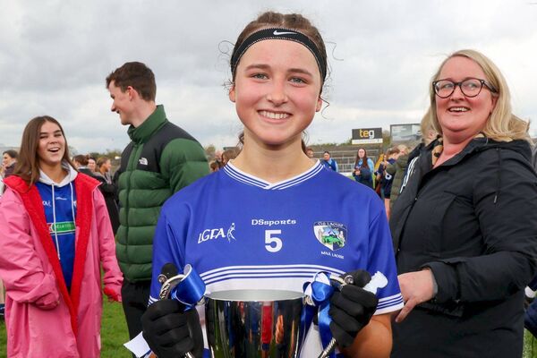 Kara Powders with the trophy Photo: Paul Dargan