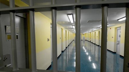 Mother jailed for stealing clothes from Laois store
