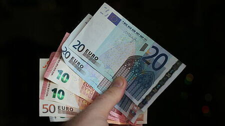 Accountant used bank card stolen from elderly patient to withdraw €8,000 from banks across Ireland