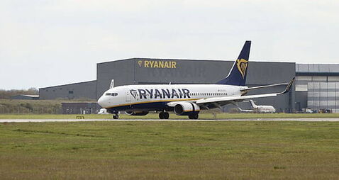 Ryanair sees fares and costs under pressure due to Iran war