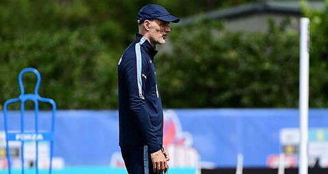 England begin World Cup preparations with first training session in USA