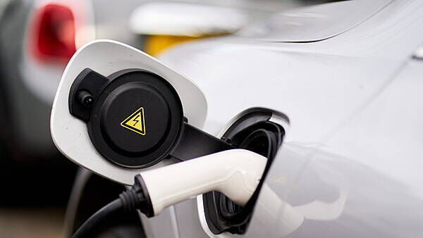 Car owners to be offered €8.5k electric vehicle grants in new State scrappage plan