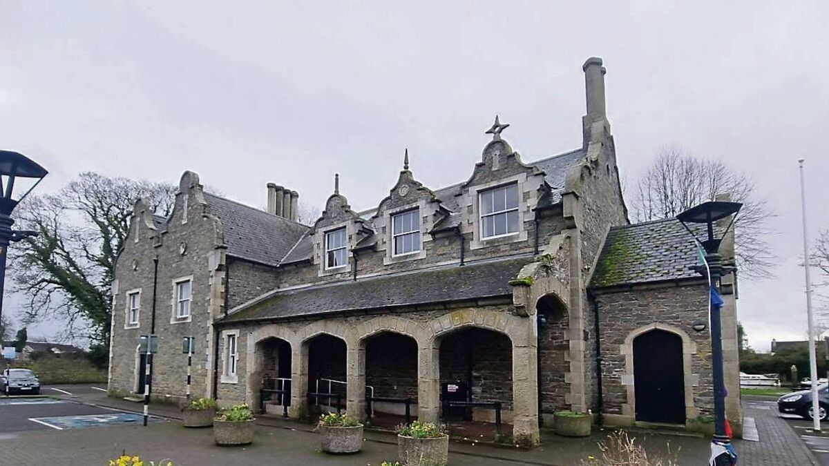 Men deny threatening woman with hammer, court told