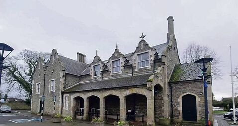 Men deny threatening woman with hammer, court told
