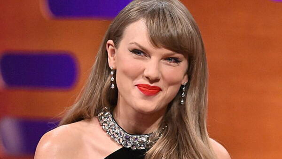 Alana Haim reveals she made Taylor Swift’s NBA game T-shirt