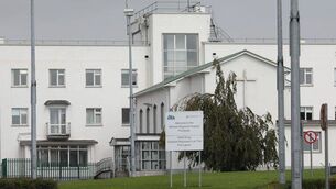 <p>The woman said she was left standing outside the 24/7 Department of Psychiatry at Portlaoise hospital, when no one answered at 8am. File image</p> <p>The woman said she was left standing outside the 24/7 Department of Psychiatry at Portlaoise hospital, when no one answered at 8am. File image</p>