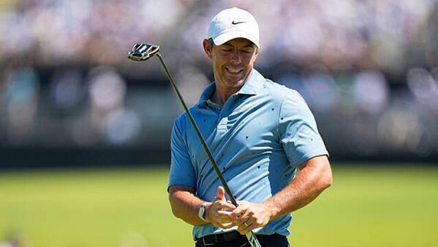 Rory McIlroy makes strong start to third round in pursuit of US Open leader