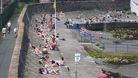 Ireland prepares for hottest day of the year as high temperature warning extended
