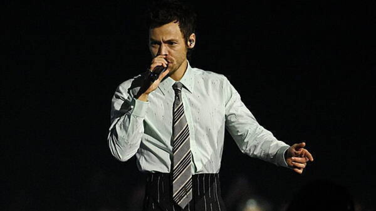 Harry Styles pays tribute to One Direction bandmates on final night at Wembley