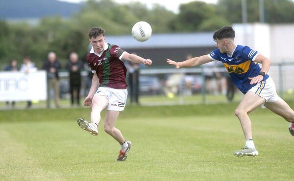 Hugh Connolly (Portarlington) playing this ball in against O'Dempsey's Photo: Denis Byrne Hugh Connolly (Portarlington) playing this ball in against O'Dempsey's Photo: Denis Byrne