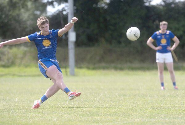Gary Oxley (Annanough) pointing with this kick on Sunday Photo: Denis Byrne Gary Oxley (Annanough) pointing with this kick on Sunday Photo: Denis Byrne
