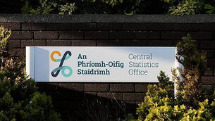 Man (30s) arrested after assaulting three gardaí in Co Kildare Man (30s) arrested after assaulting three gardaí in Co Kildare