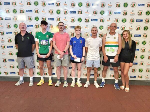The Men's prizewinners with TK Couriers and Clonmore Meats
