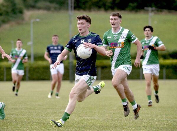 David Donohue (Stradbally) heads for goal in their SDFC Rd 1 win over Killeshin at Rathenska on Wednesday evening Photo: Denis Byrne David Donohue (Stradbally) heads for goal in their SDFC Rd 1 win over Killeshin at Rathenska on Wednesday evening Photo: Denis Byrne