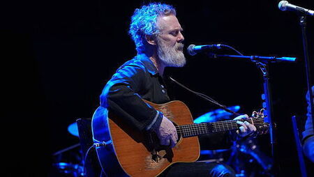 Rachel Zegler and Chris O’Dowd pay tribute to ‘one of the greats’ Glen Hansard