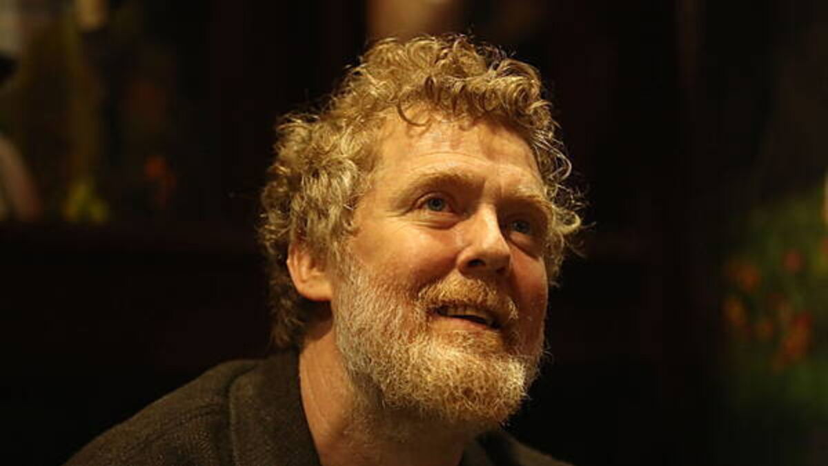What are the memorial and funeral plans for Glen Hansard?