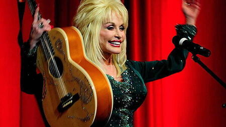 Taylor Swift says a world without Dolly Parton ‘doesn’t feel possible’