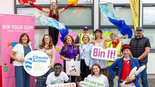 <p>Cathaoirleach Cllr Catherine Fitzgerald with LCC staff, Nicola Coss, All Abilities and entertainers from Alchemy Arts, as the Gum Litter Taskforce joined the NeuroArt festival in Portlaoise. Photo: Alf Harvey</p>
