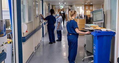 Trolley count: Over 400 waiting for beds across Ireland