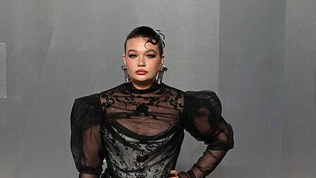 Lola Young steps onstage with a surprise Reading festival set