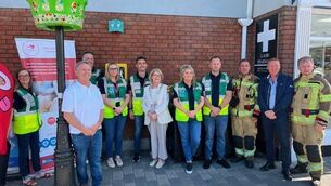 <p>Portlaoise Community First Responders pictured with Elected Representatives </p>