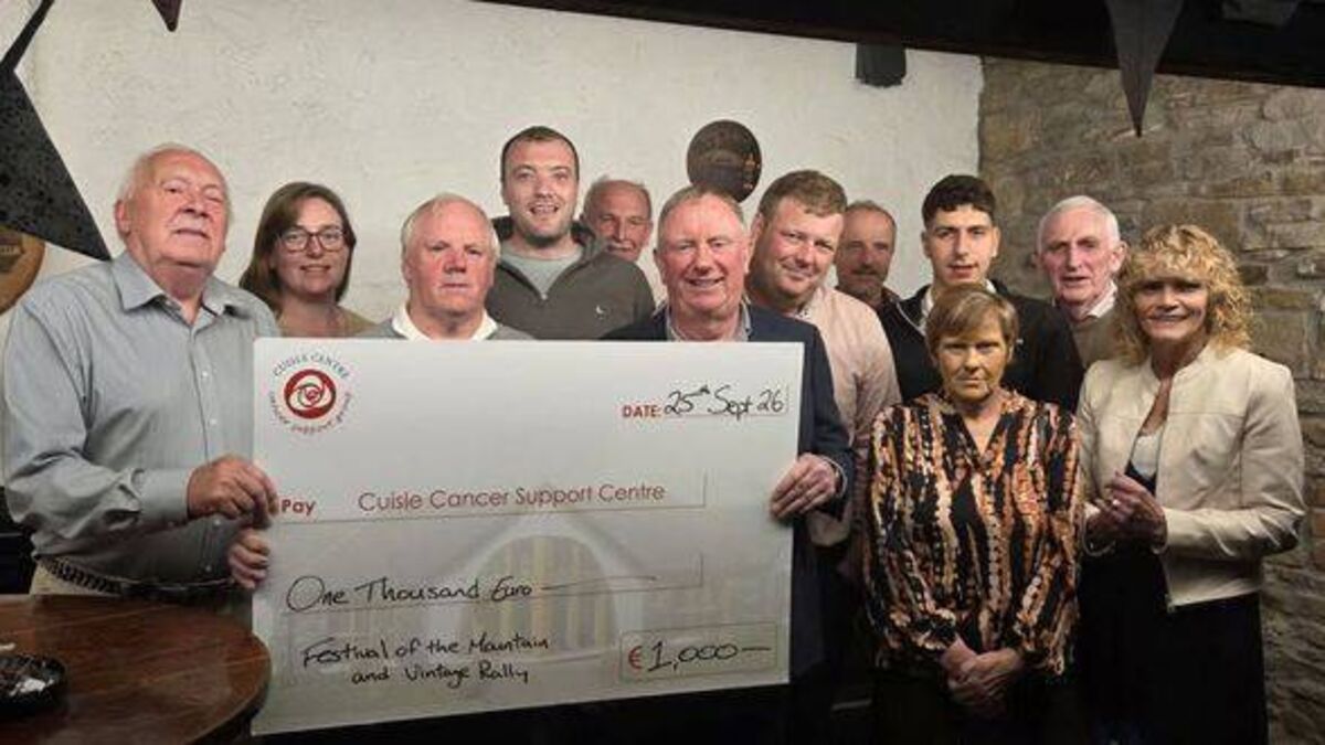 Rosenallis Festival presents funds to Cuisle Centre